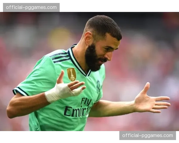 塞维利亚冬窗租借前锋莫派至今未获出场 科尔多恩引援策略受质疑